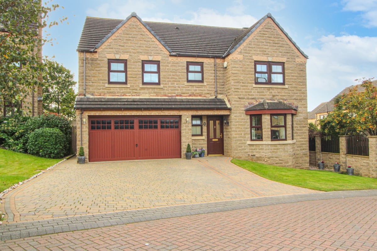 5 bedroom detached house for sale, St Peters Heights, Edlington