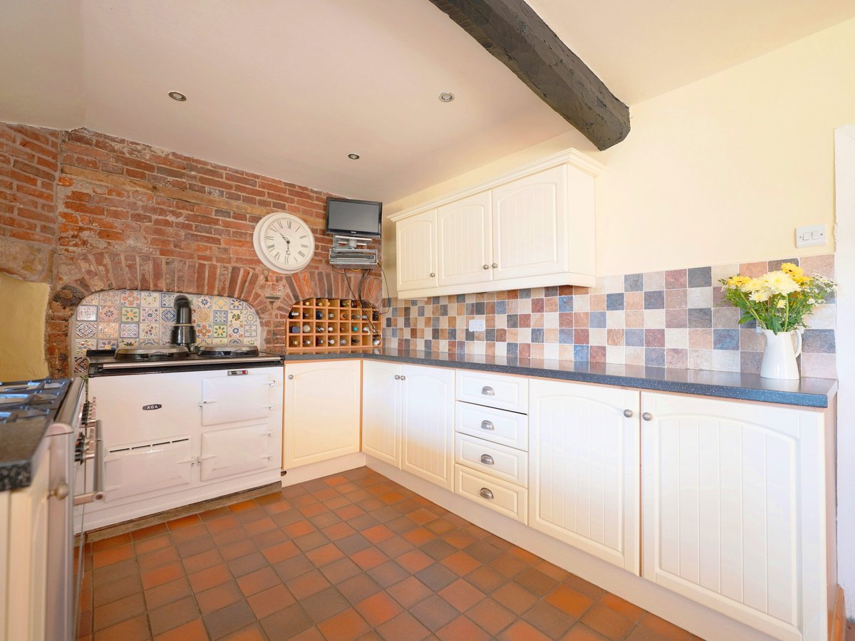 Priory Cottage, Pontefract Road, Pontefract, WF7 7EF