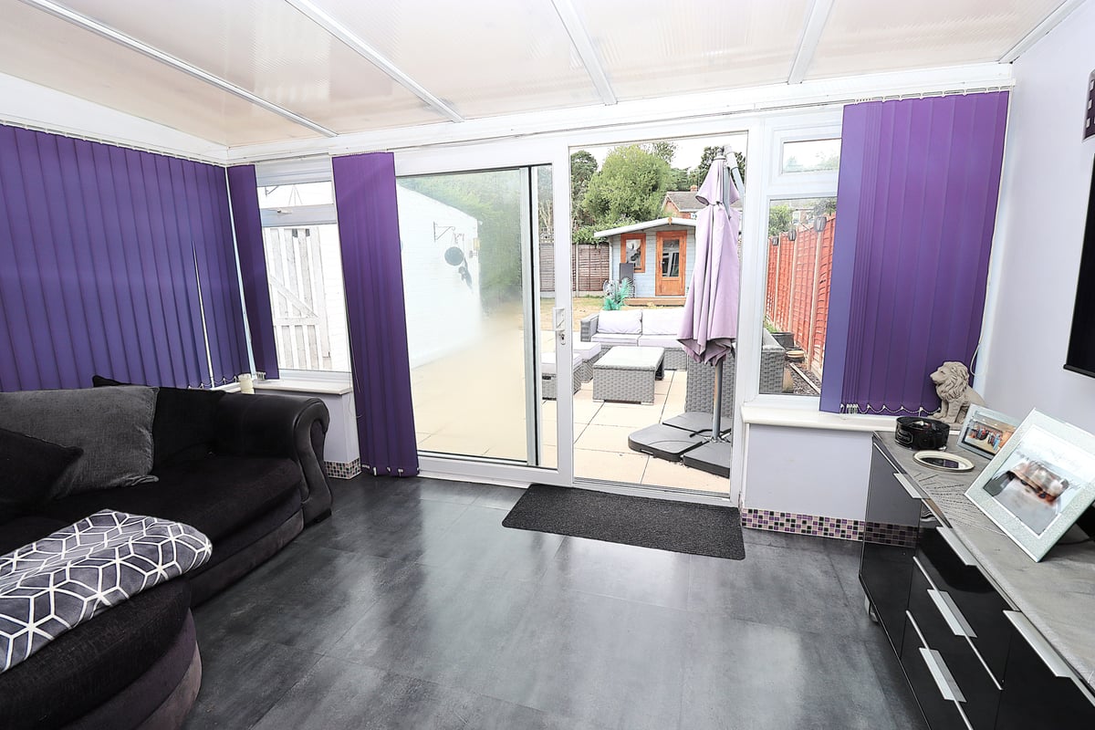  Shepherds Walk, FARNBOROUGH, GU14 9EY