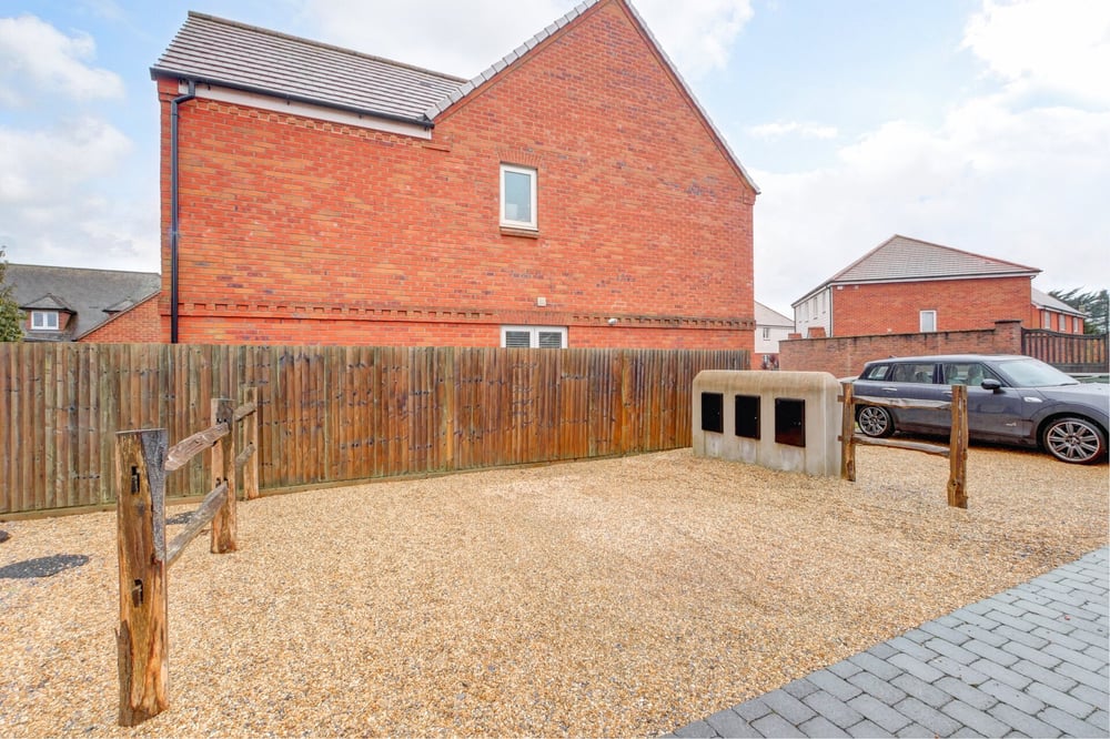 Property Details for Coach Barn Lane Hailsham East Sussex BN27 3YR