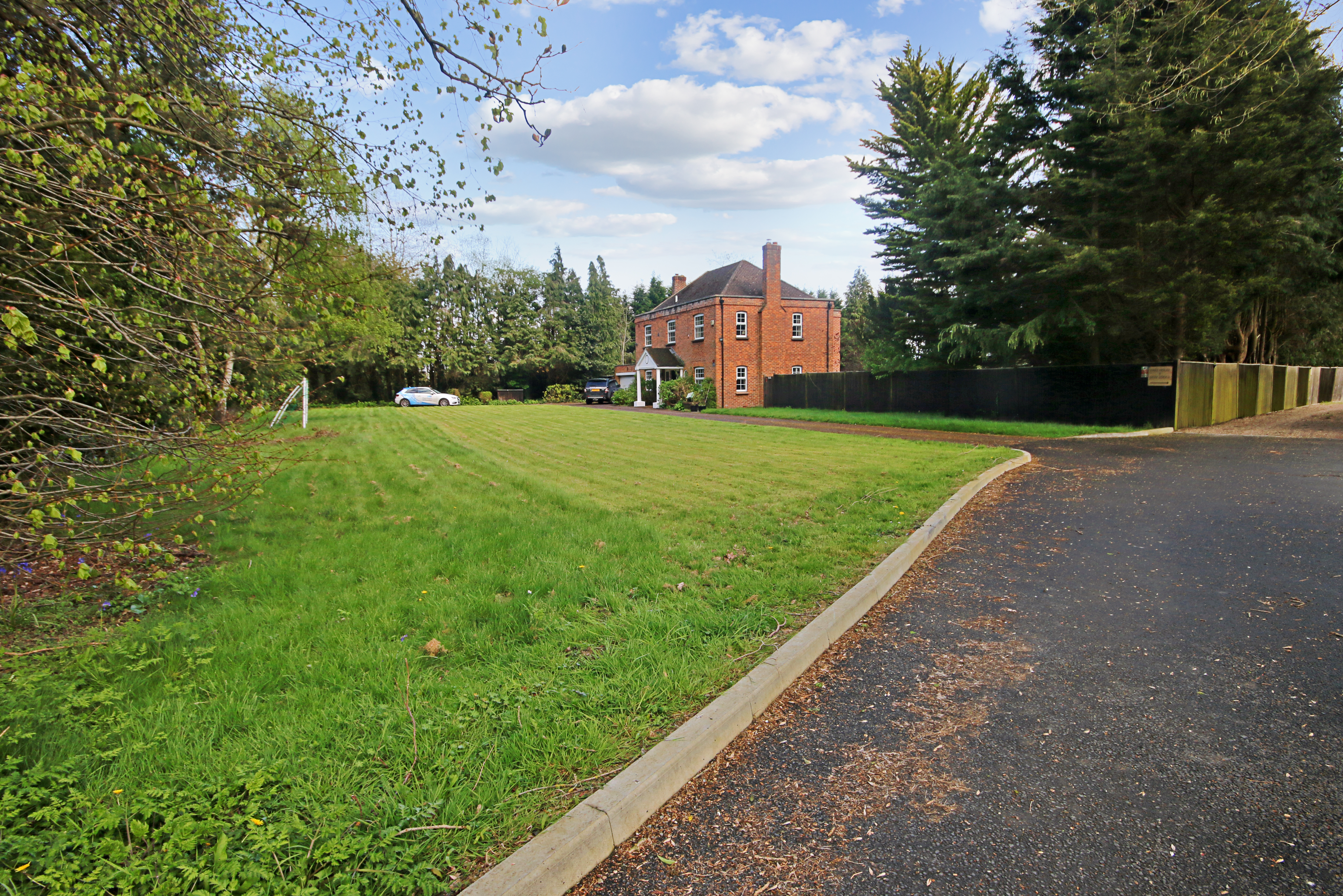 Croydon Barn Lane, Horley, Surrey