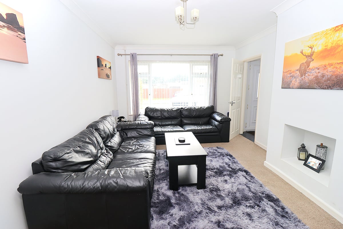  Shepherds Walk, FARNBOROUGH, GU14 9EY