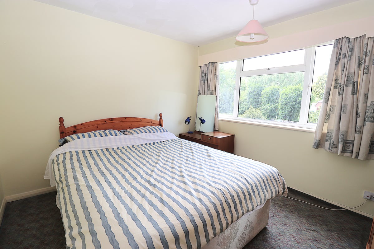 Giffard Drive, Farnborough, GU14 8PU