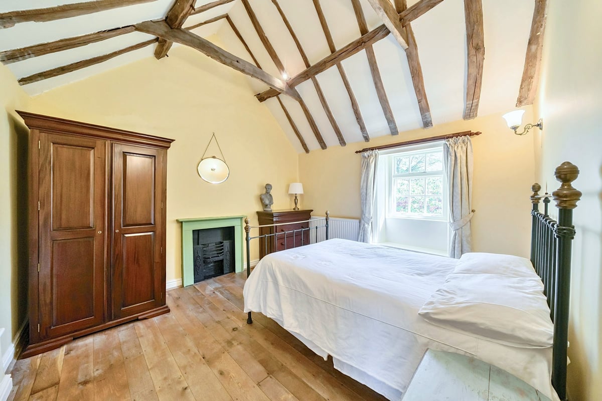 Priory Cottage, Pontefract Road, Pontefract, WF7 7EF