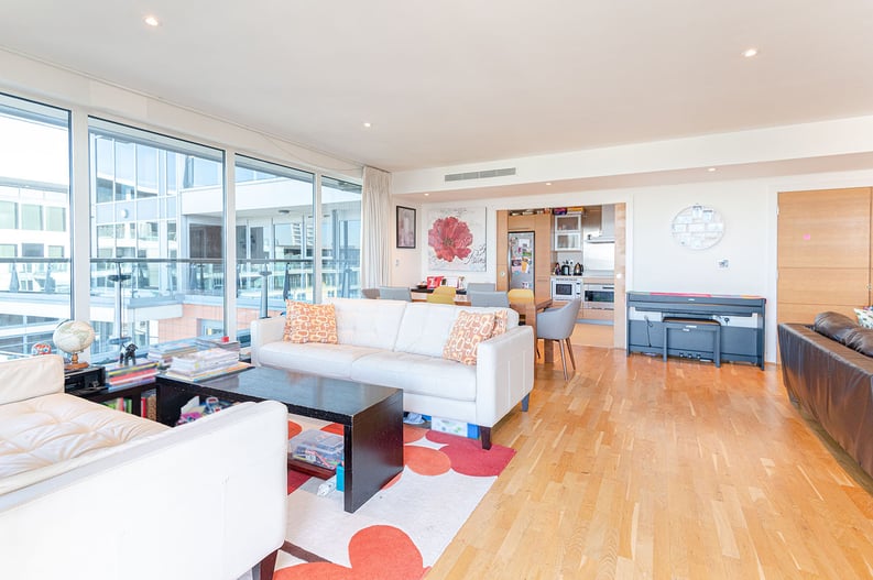 3 bedroom(s) apartment to sale in The Boulevard, London-image 25