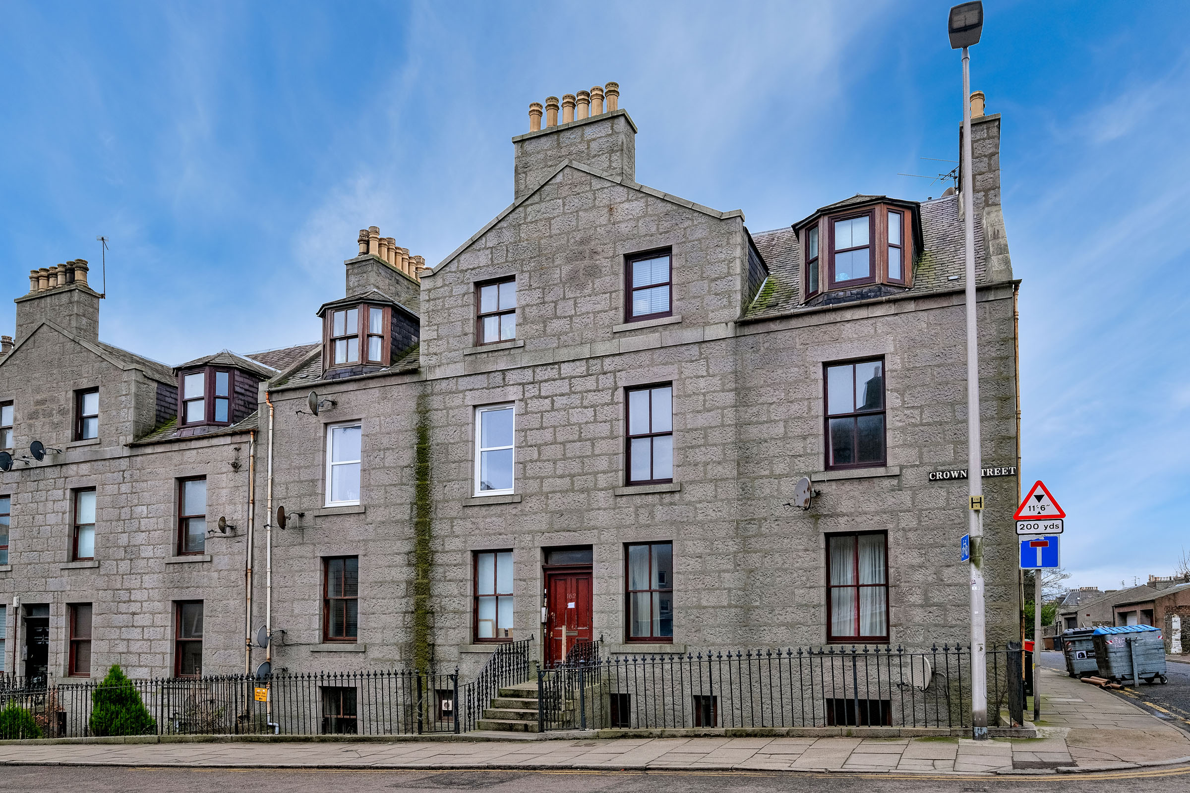 2 Bedroom Tenanted Property For Sale in 162F, Crown Street, Aberdeen