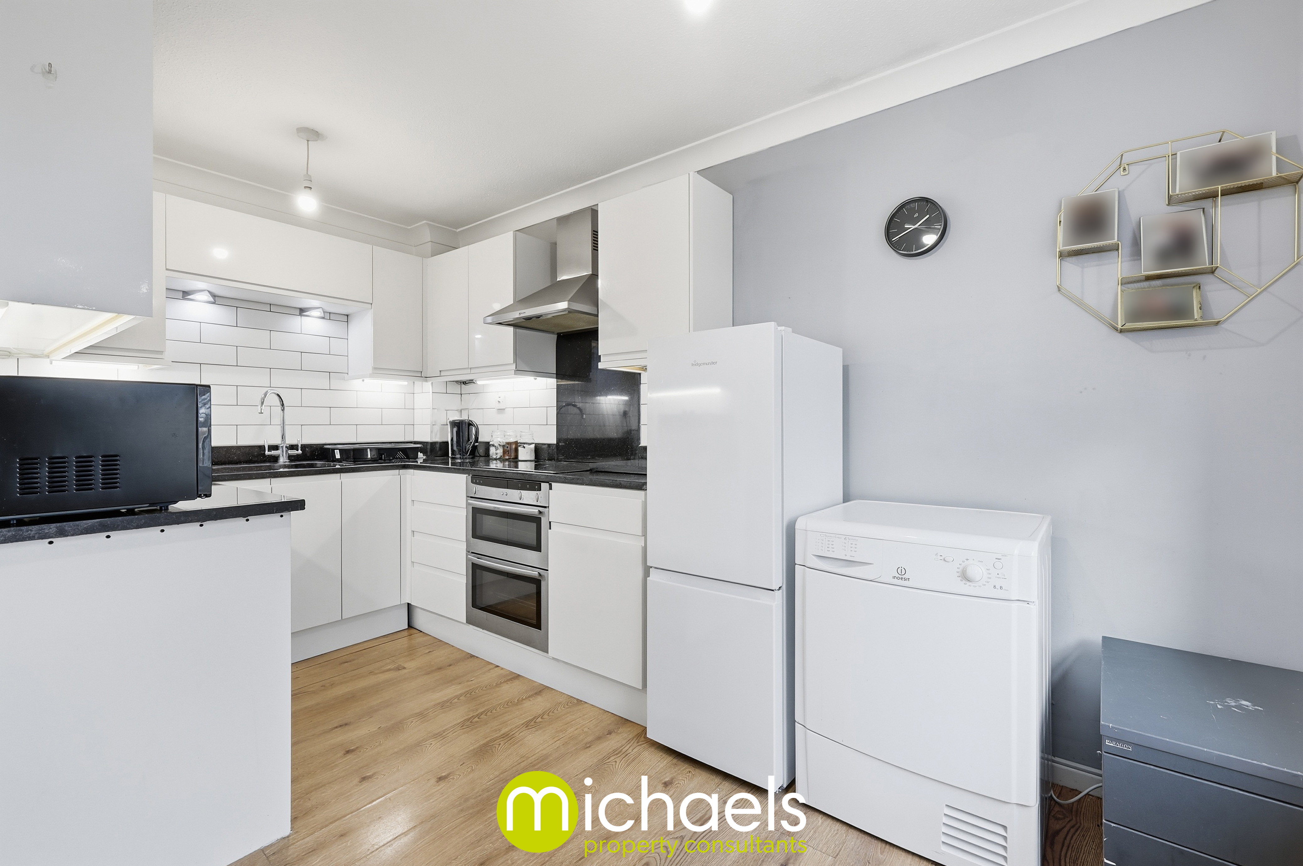 1 Hollytree Court, Layer Road