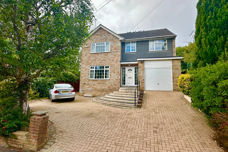 CAMBERLEY, £650,000