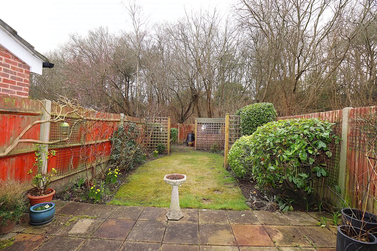 Juniper Road, Farnborough, GU14 9XU