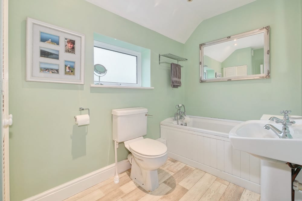 Property Details for Maynards Green East Sussex TN21 0DD Crane and Co Estate Agents