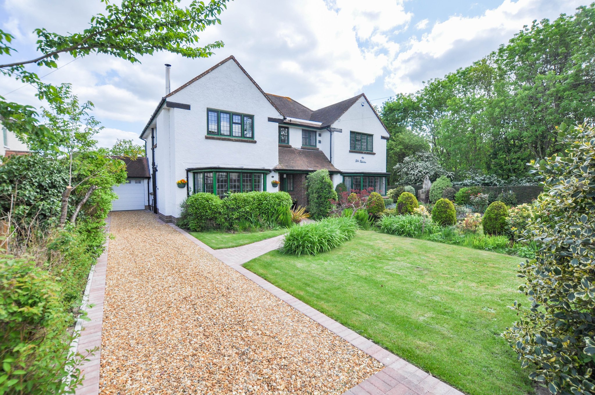 Oakley Hill, WIMBORNE Fisks