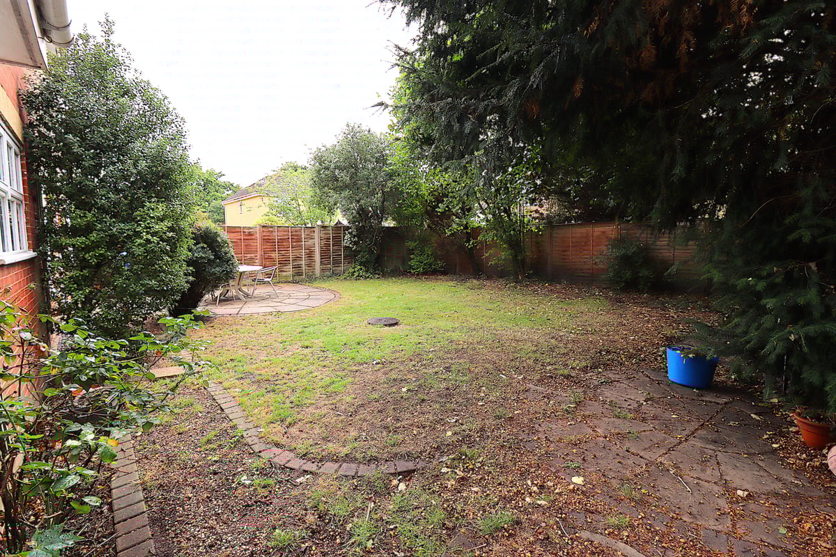  Richmond Close, FARNBOROUGH, GU14 0RH