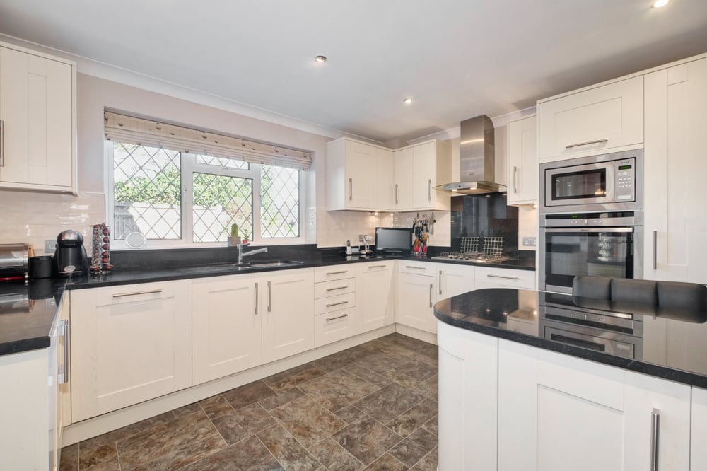 Property Details for The Cedars Hailsham East Sussex BN27 1TU Crane