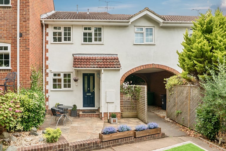 BAGSHOT, £450,000