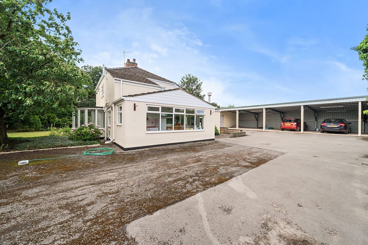 Woodcarr Farm, Sandtoft Road, Doncaster, DN9 1PW