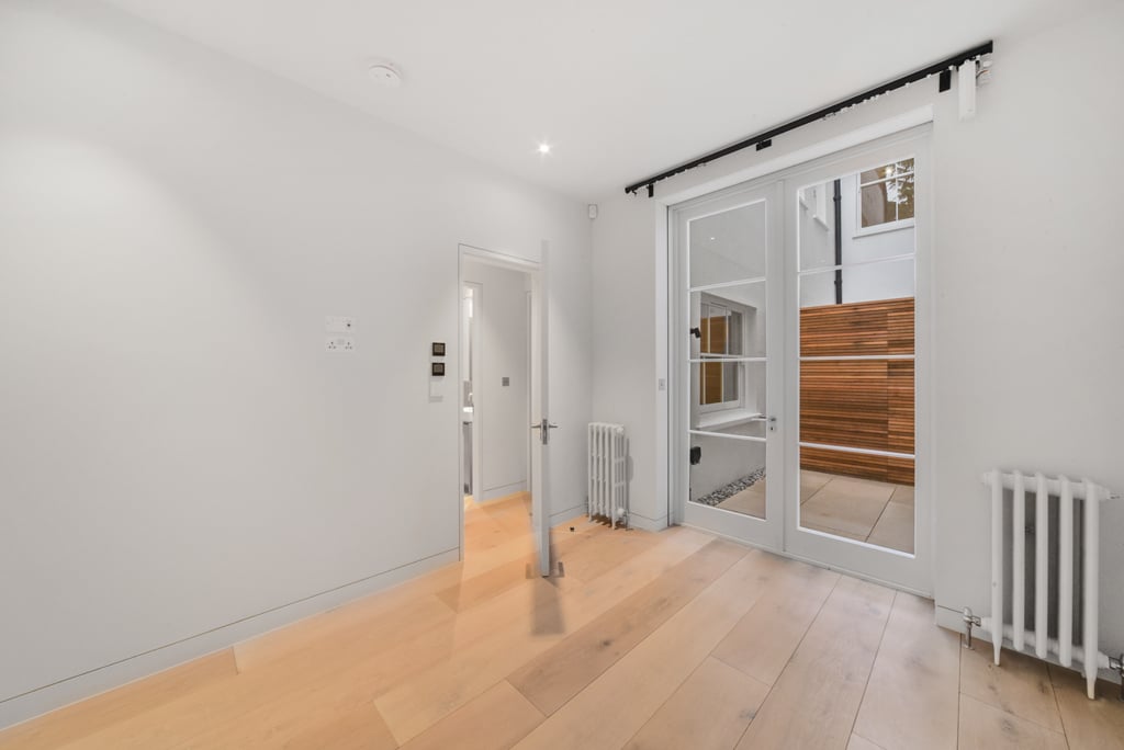 Queen’s Gate Mews, London, SW7 5QN