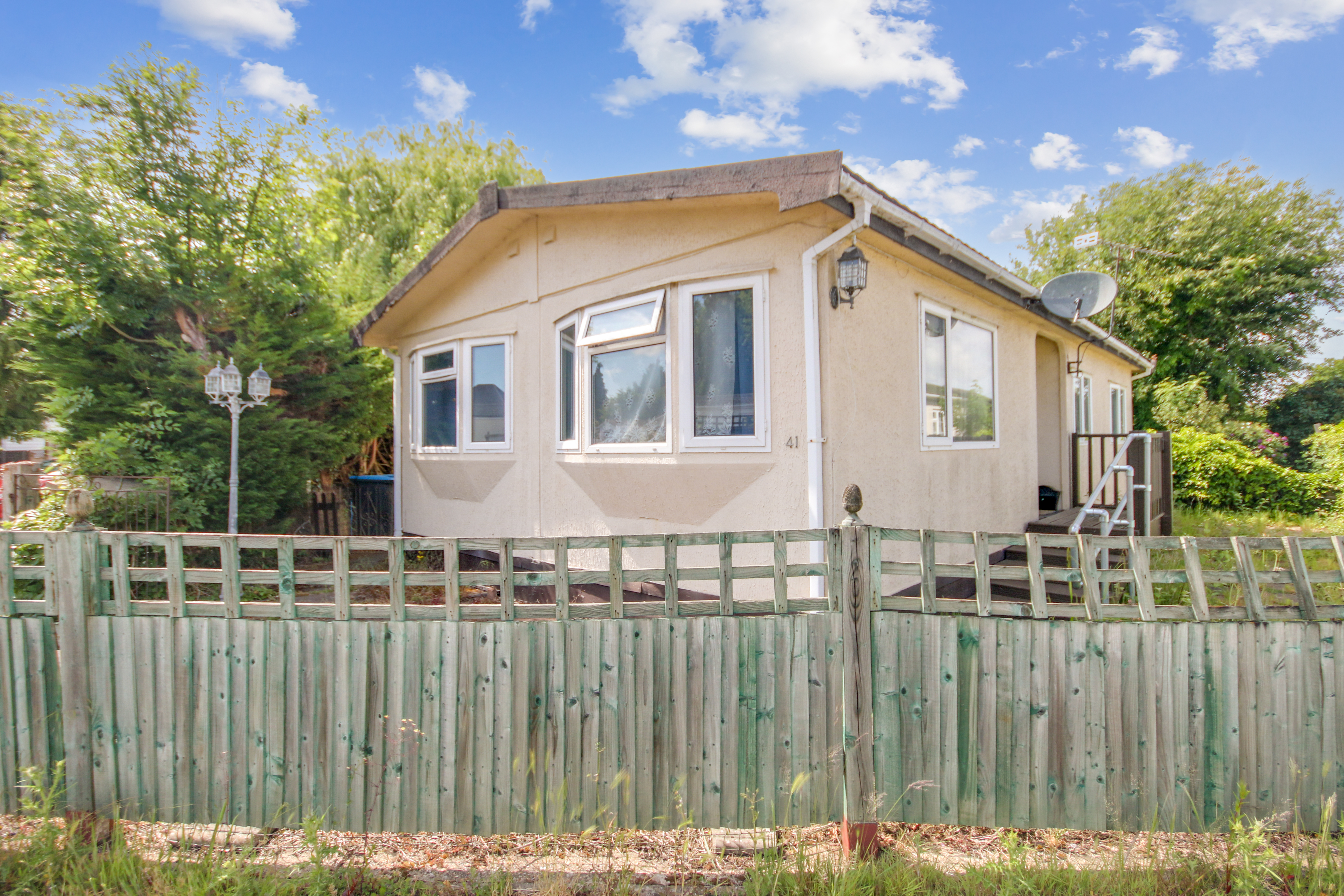 Meadowside Park, Lingfield, Surrey