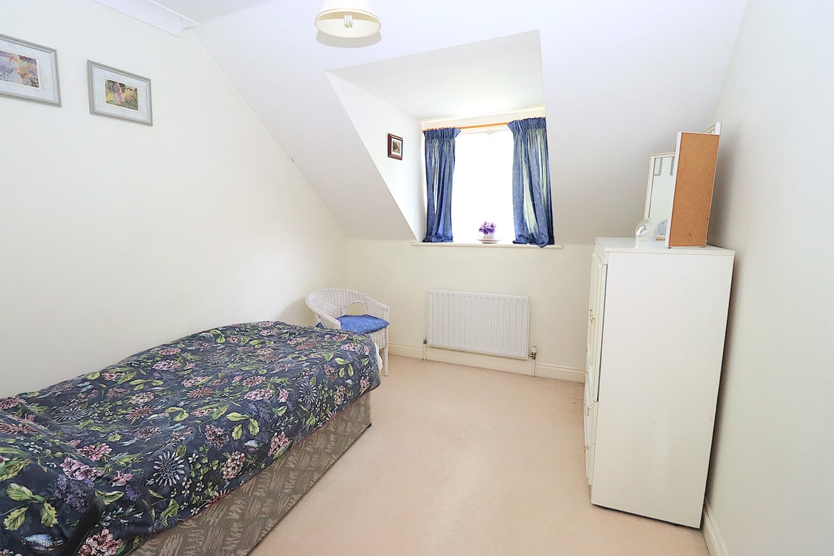 Canterbury Gardens, Farnborough, GU14 6ST
