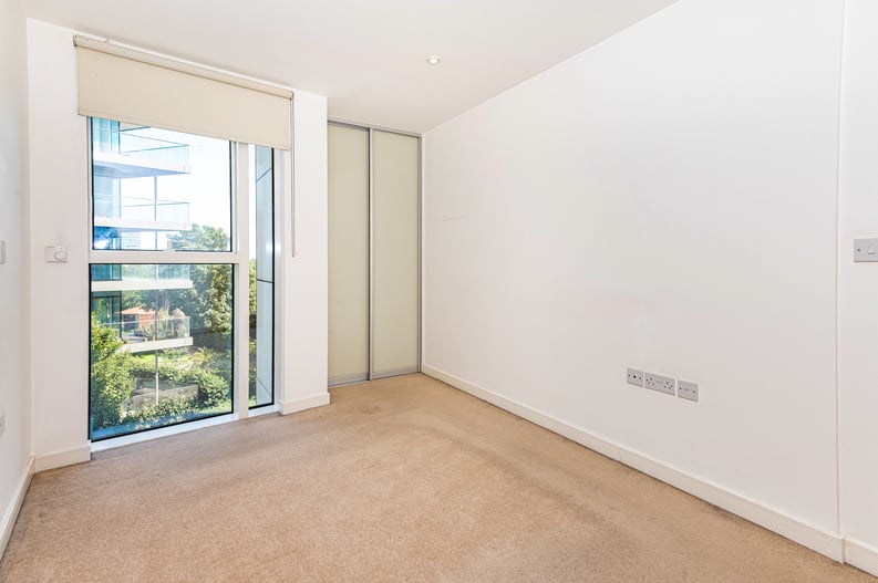 1 bedroom(s) apartment to sale in Goodchild Road, London-image 2