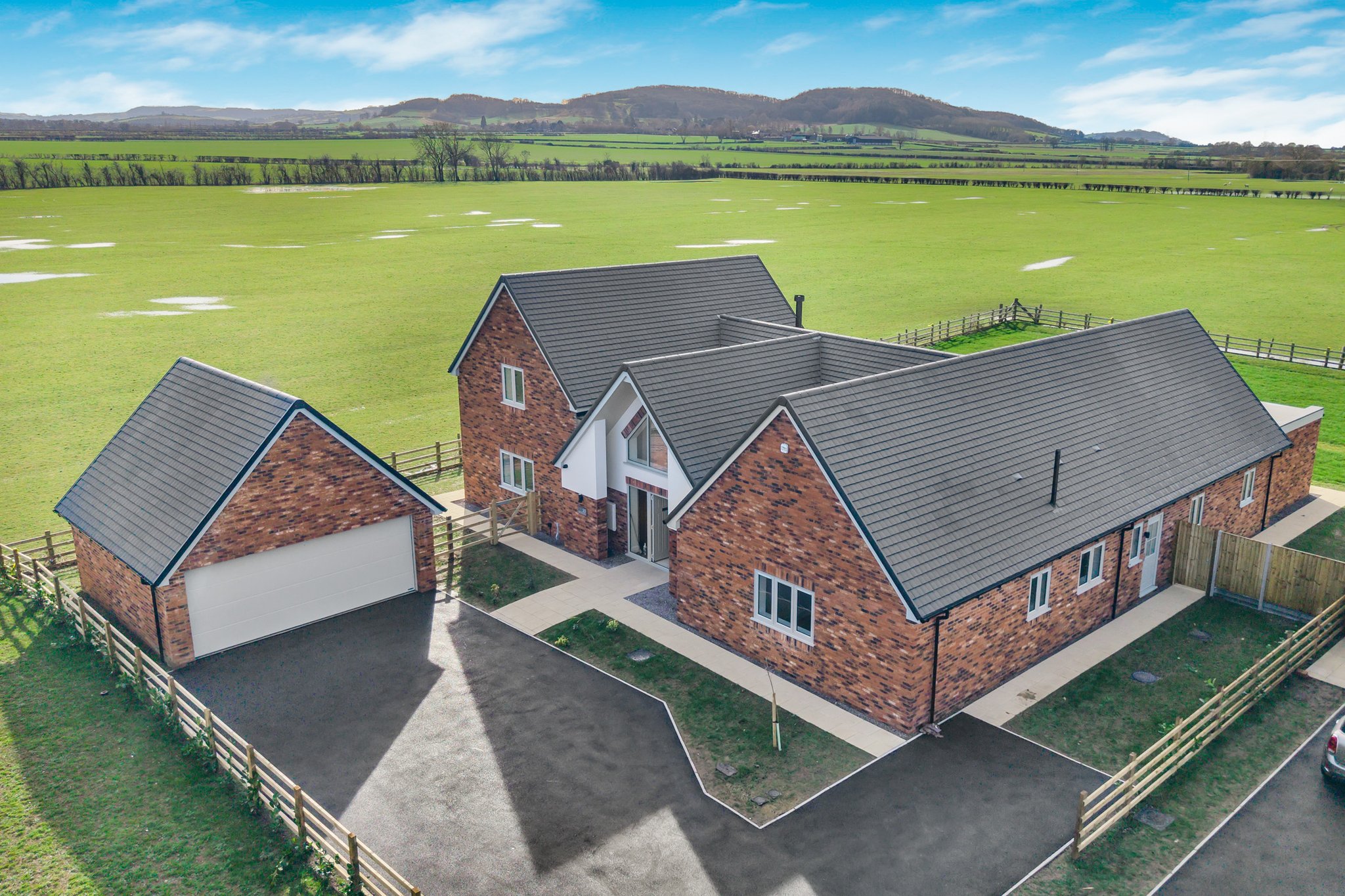 Sister Elms Drive, Sedgeberrow, Evesham