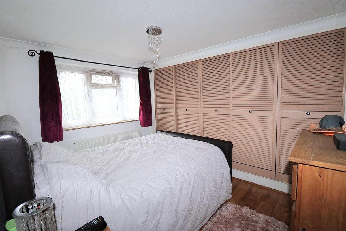 Chiltern Avenue, Farnborough, GU14 9SE