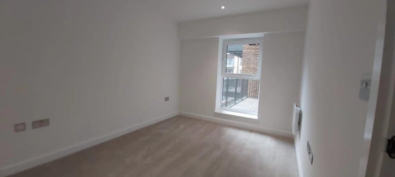 2 bedroom(s) apartment to sale in Beaufort Park , Colindale-image 3
