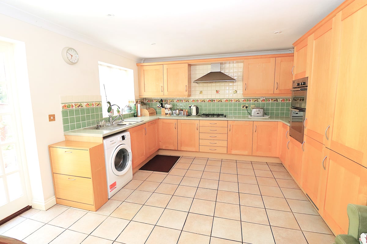 Canterbury Gardens, Farnborough, GU14 6ST