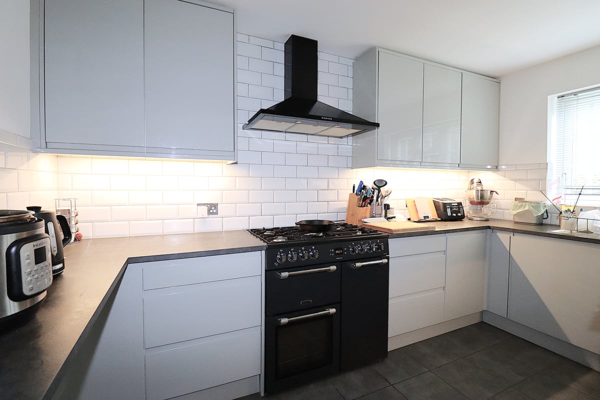 Ship Lane, FARNBOROUGH, GU14 8BH