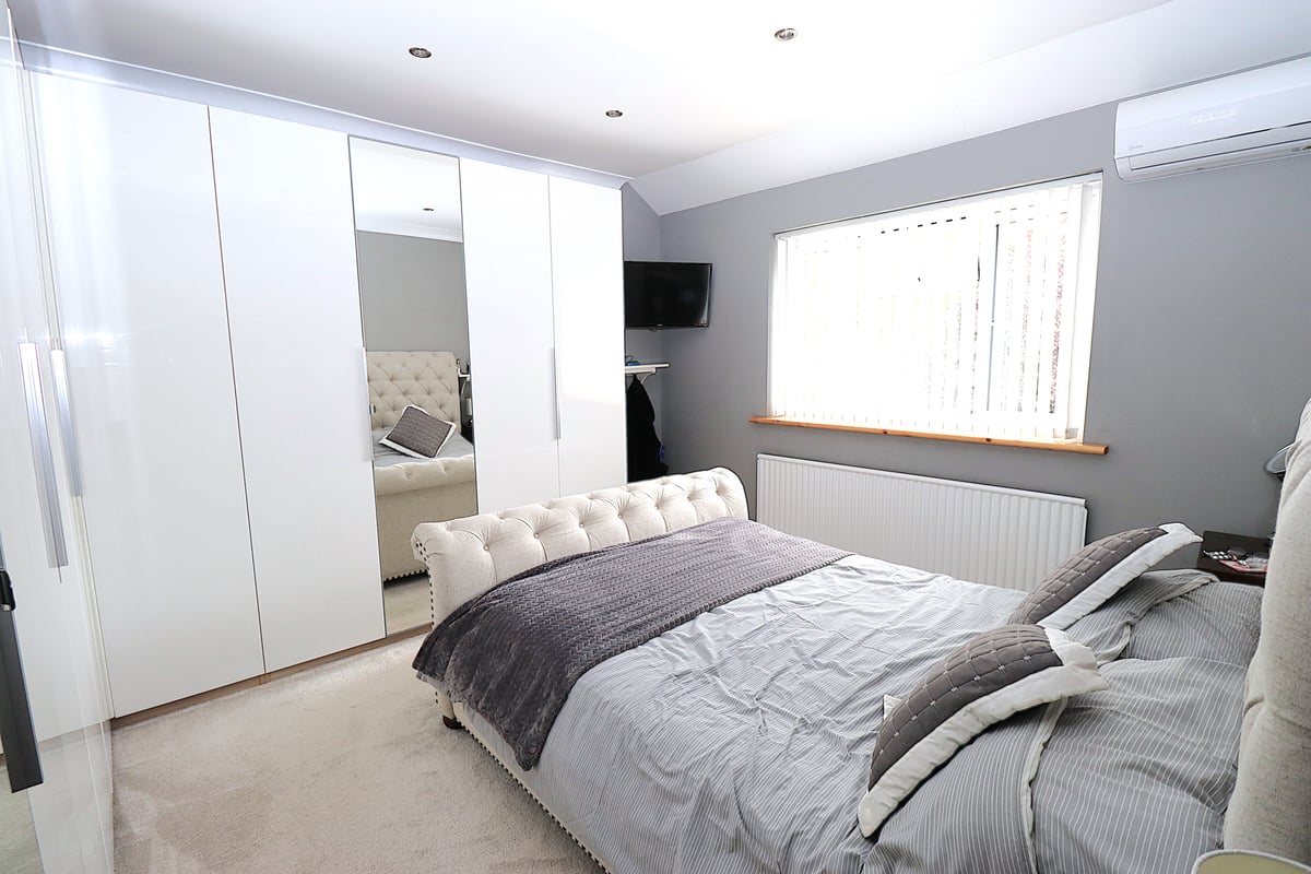 Fleet Road, Farnborough, GU14 9RA