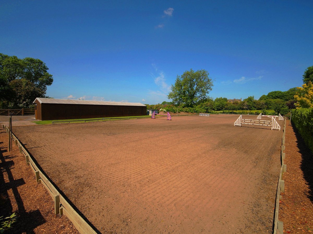 Priory Cottage, Pontefract Road, Pontefract, WF7 7EF