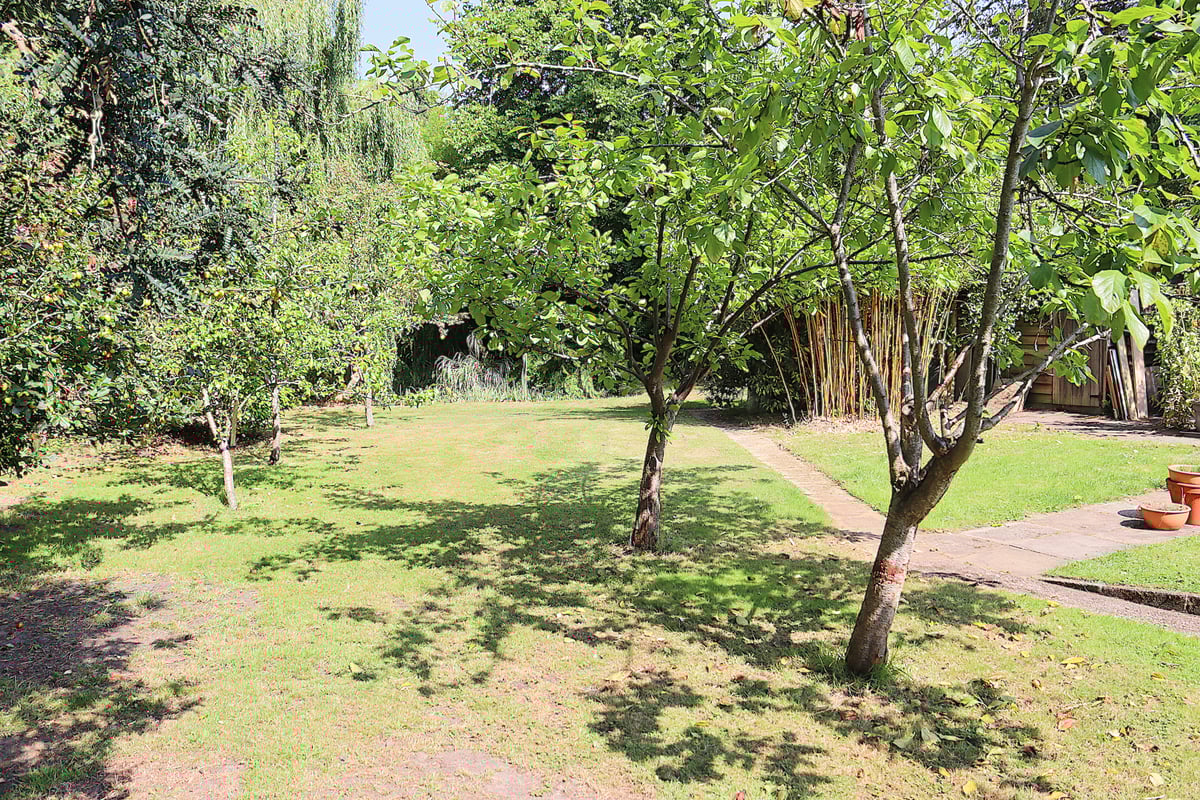 Southwood Road, Farnborough, GU14 0JQ