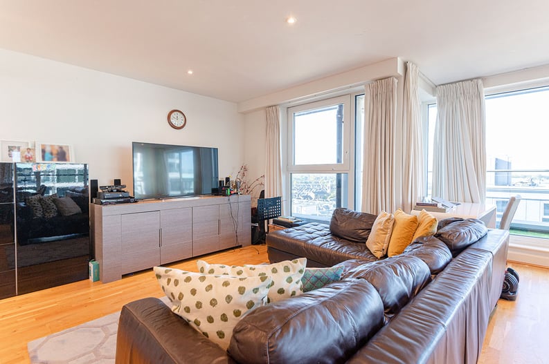 3 bedroom(s) apartment to sale in The Boulevard, London-image 11