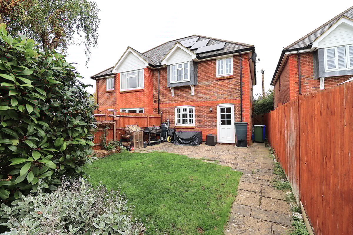 Ship Lane, FARNBOROUGH, GU14 8BH