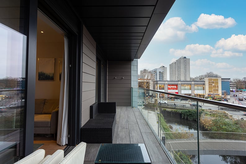 1 bedroom(s) apartment to sale in Drapers Yard, Wandsworth, London-image 9