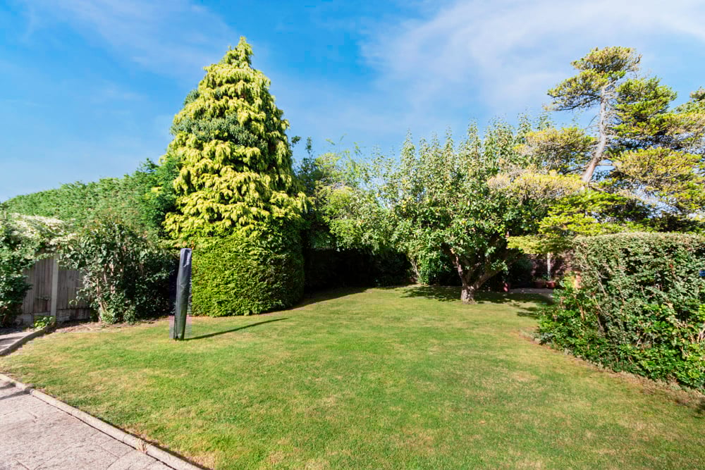 High Street, Doncaster, DN10 4NY