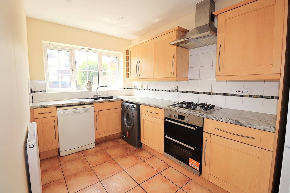 Fleet Road, Farnborough, GU14 9SL