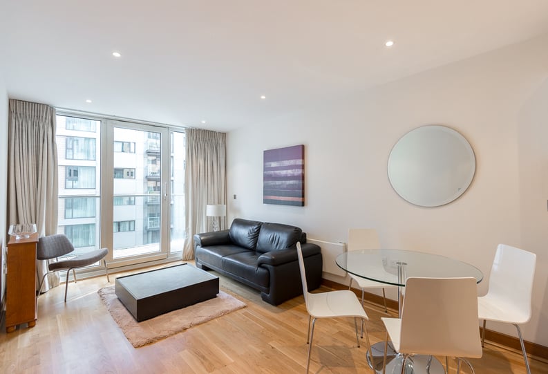 1 bedroom(s) apartment to sale in Queenstown Road, Battersea-image 1