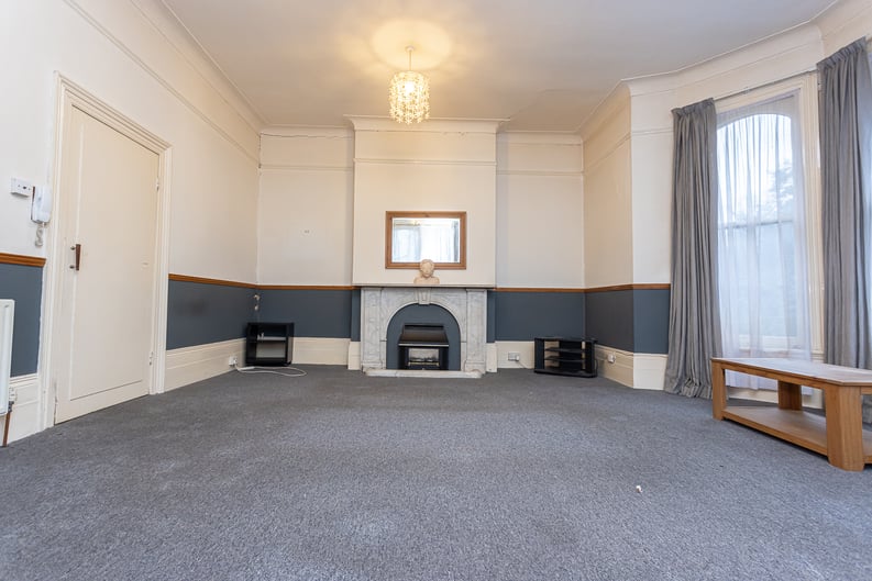 3 bedroom(s) apartment to sale in The Avenue, Brondesbury Park, London-image 2