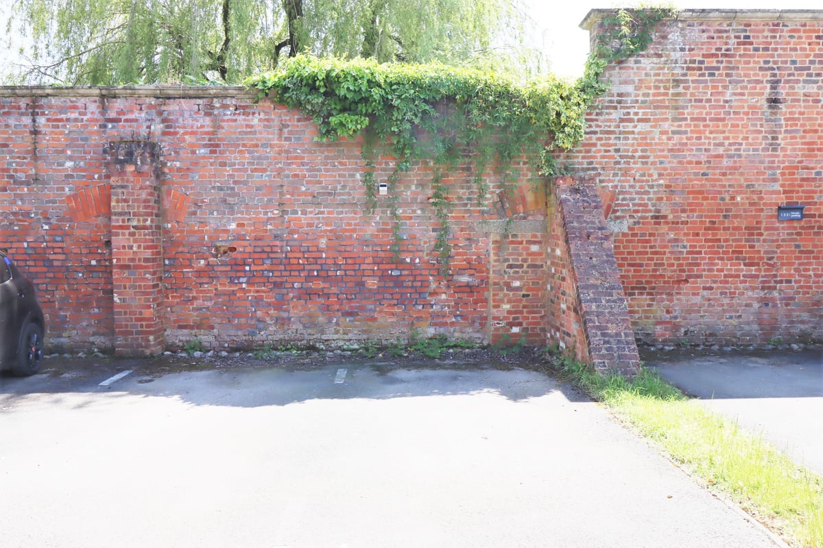 Ship Lane, FARNBOROUGH, GU14 8BH