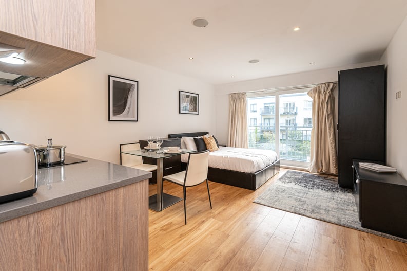 Studio apartment to sale in Heritage Avenue, Colindale, London-image 1