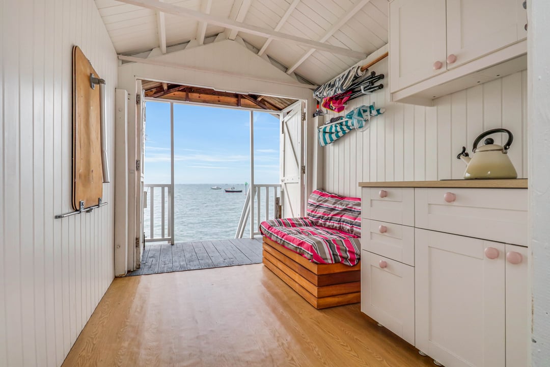 Property Single Goldings Estate Agents