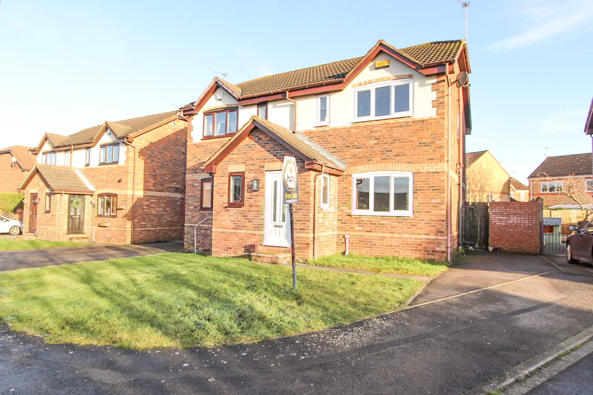 3 bedroom semidetached house for sale, Church Meadow Road, Rossington