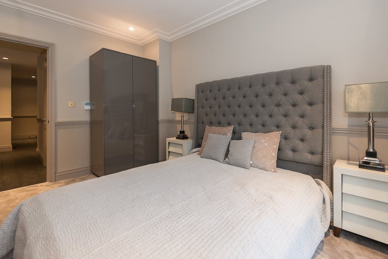 2 bedroom(s) apartment to sale in Queens Wharf, Crisp Road , Hammersmith-image 9