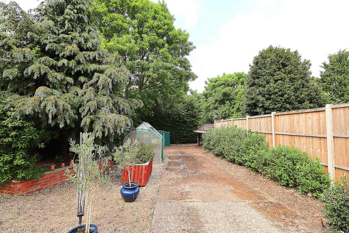  Cross Street, FARNBOROUGH, GU14 6AB