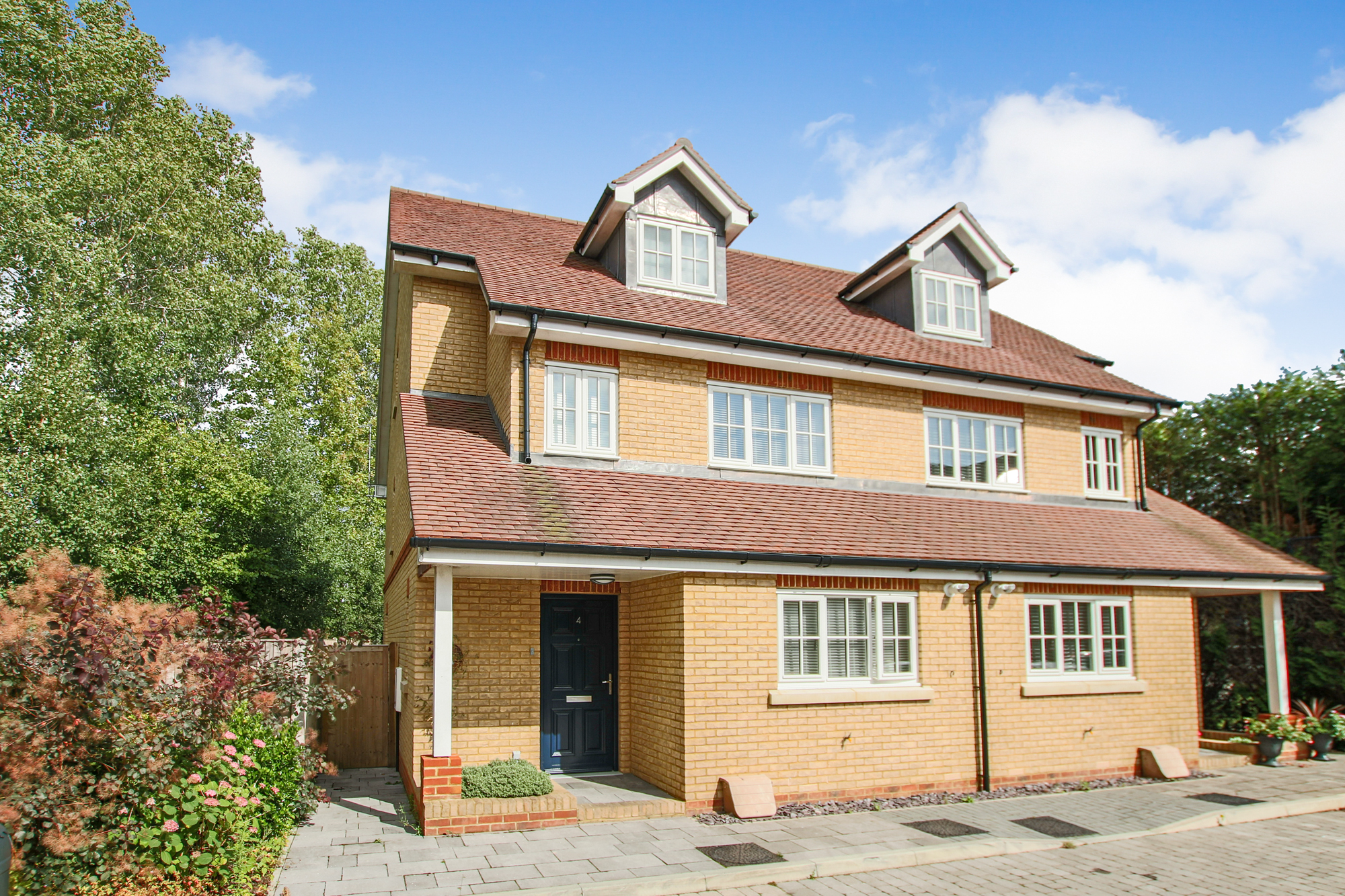 Wallis Mews, East Grinstead, West Sussex