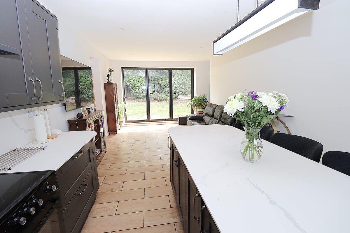 Farnborough Road, Farnborough, GU14 7JL