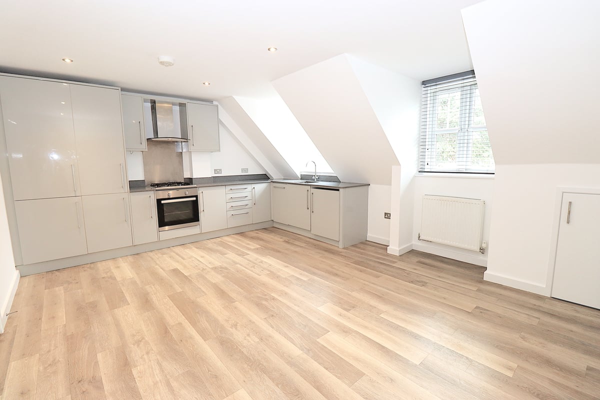 Flat 5, Ward Court, 2 Rectory Road, Farnborough, GU14 7DG