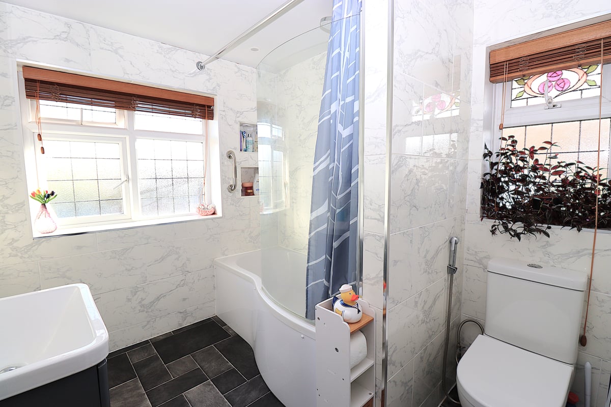 Blunden Road, Farnborough, GU14 8QW