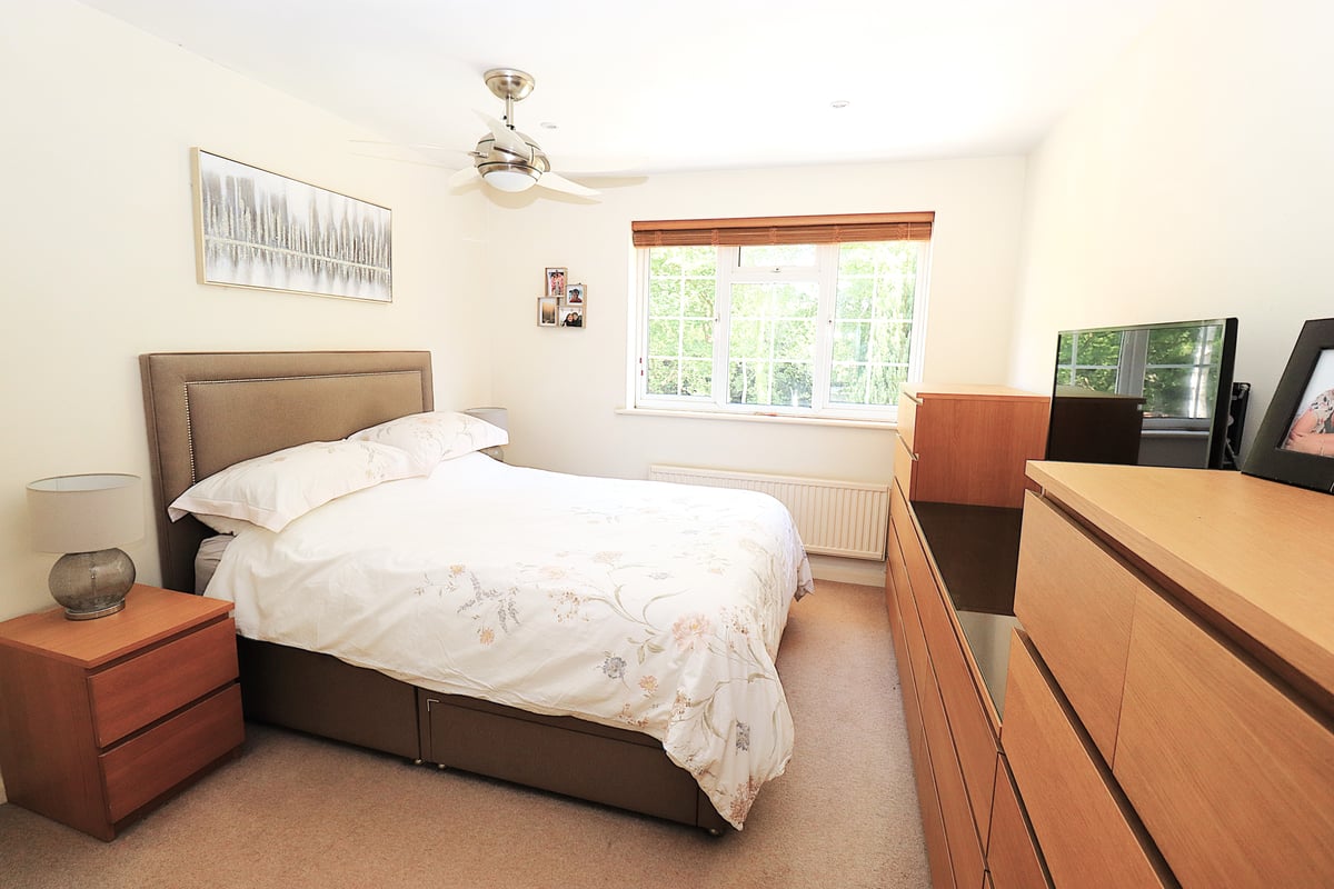 The Potteries, Farnborough, GU14 9JR