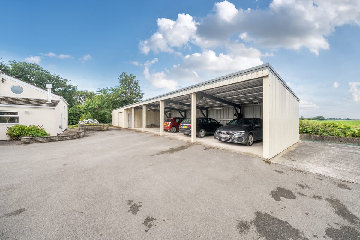 Woodcarr Farm, Sandtoft Road, Doncaster, DN9 1PW